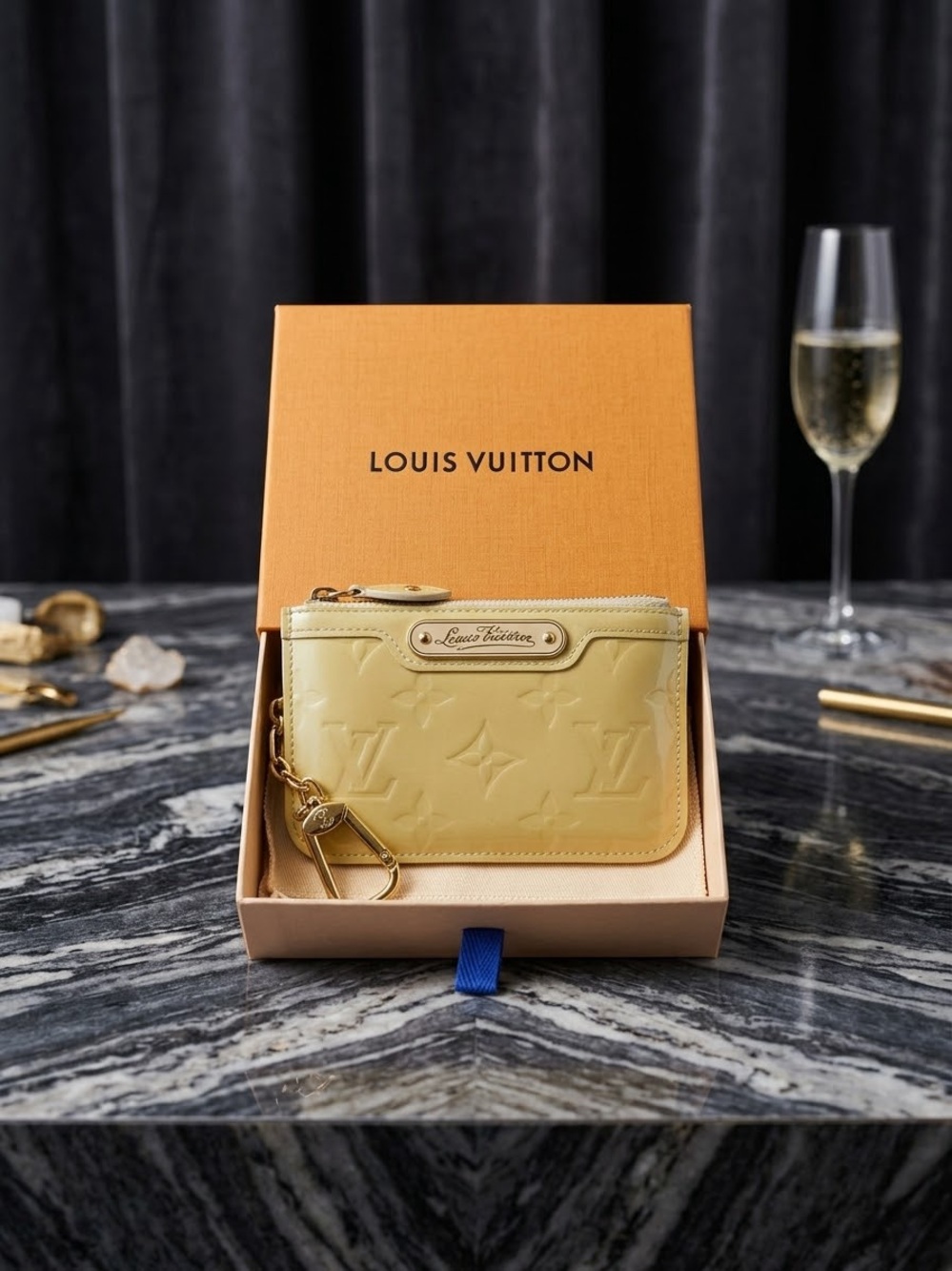 Louis Vuitton Beige Monogram Vernis Pochette Cles keychain